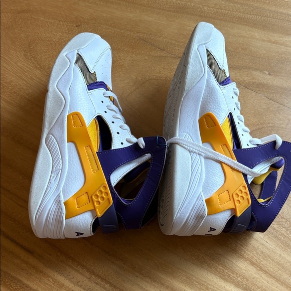 Nike Air Hurache Lakers Colors - Picture 4 of 8